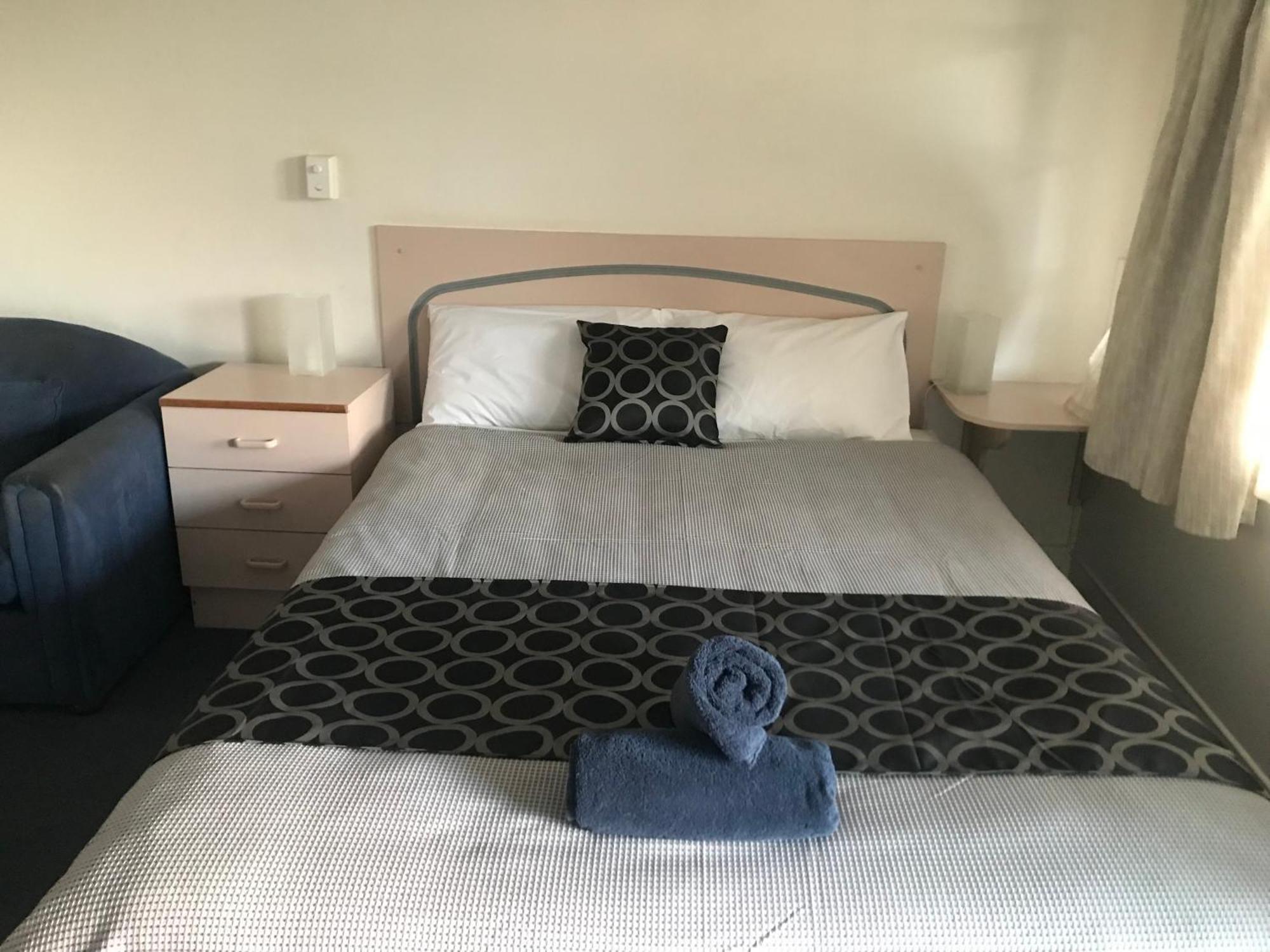County Lodge Motor Inn West Wyalong Bagian luar foto